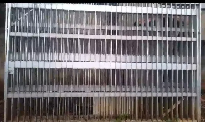 Portão alumínio 424x283