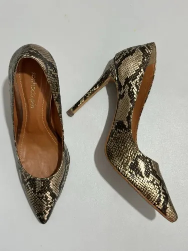 Desapego lindo scarpin bico fino