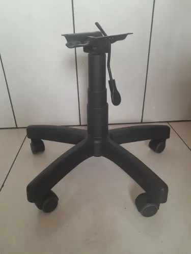 20 Base para cadeira giratória com pistão .Cada 99.00 e flange