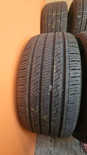 Vendo 4 pneus semi novos 245/45 R19 98H