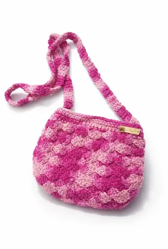 Bolsa de Crochê Rosa Artesanal, Modelo Transversal Estilosa e Exclusiva