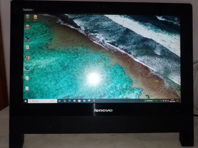 Computador Lenovo All-in-One conexão sem fio 