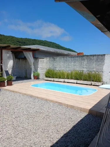 CASA LINDA NO BALNEARIO PINHEIRA PRA ALUGAR, ANUAL