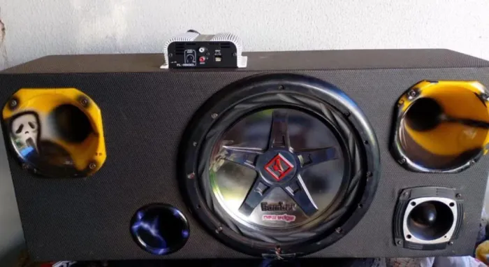 Vende-se Som automotivo do tipo trio
