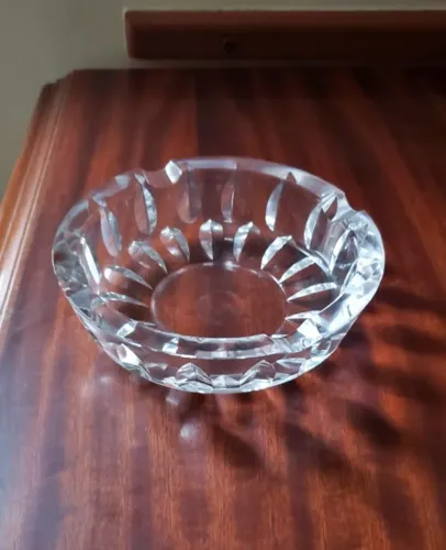 Cinzeiro Art Déco em bloco de cristal