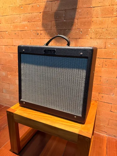 Amplificador Valvulado Fender Blues Jr III