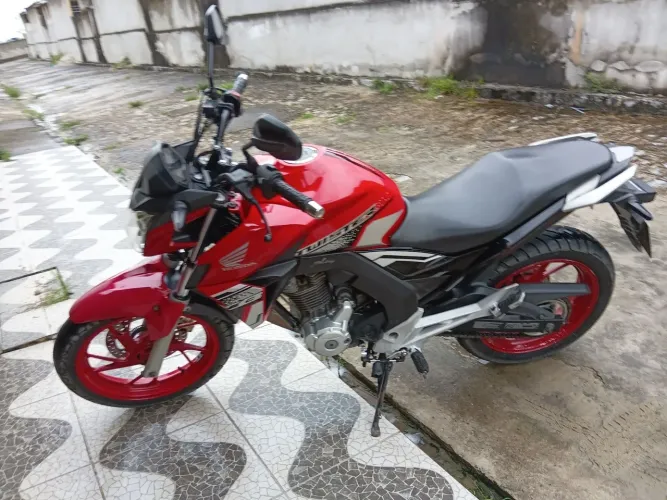 Vende-se Moto
