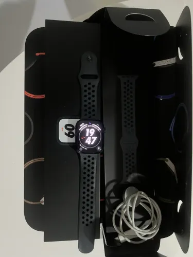 Apple Watch Series 7 Nike - 45mm (GPS + Cellular)