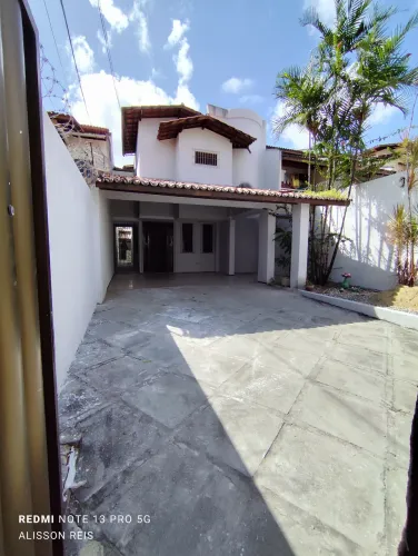 Ampla casa duplex no Jardim das Oliveiras