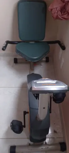 Bicicleta exercício academia