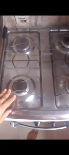 Vendo fogão 4 bocas, bastante tempo de uso, mais funcionando tudo perfeitamente bem.