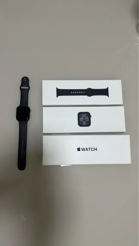 Apple Watch SE GPS (2da gen) - Caixa meia-noite de alumínio 44 mm 