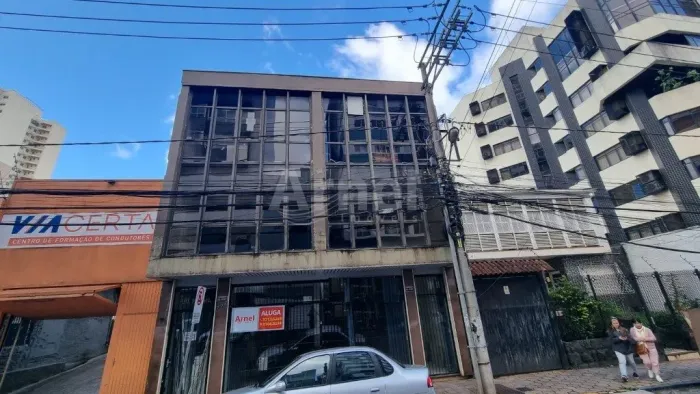 Sala comercial no centro de Passo Fundo, para alugar.