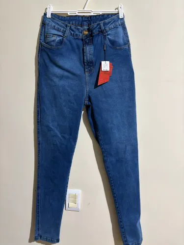 Calça jeans feminina tamanho 50, produto novo