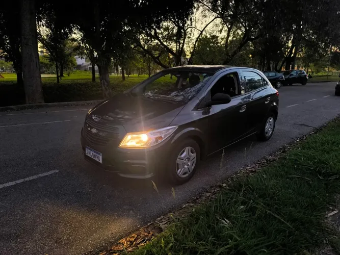 Chevrolet Onix JOY Hatch 1.0 8V Flex Mec. 4P 2018