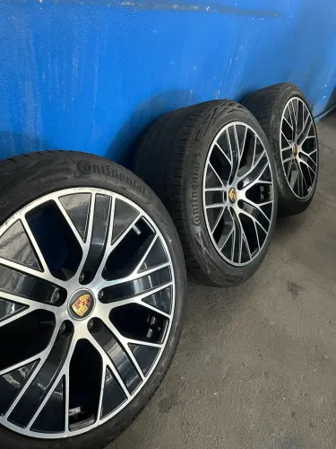 Rodas porsche taycan aro 20