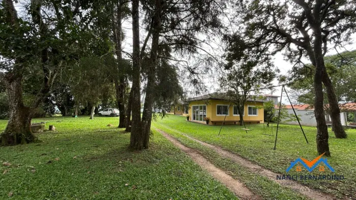 Chácara em Condomínio Fechado: Lazer Completo e Segurança 24h para Sua Famí