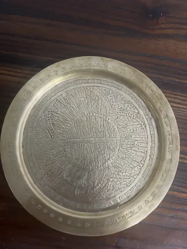 Placa talismantica de latão com grvaçao manual do século XIX