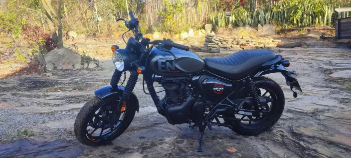 Moto Royal Hunter