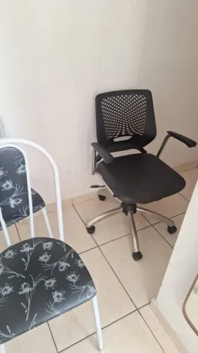 Mesa de Mármore e 4 cadeiras