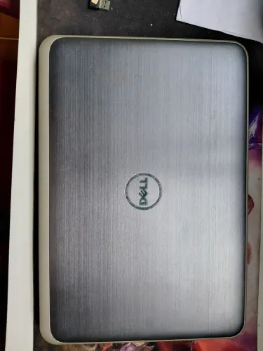 Notebook Dell Inspiron - Retirada de peças