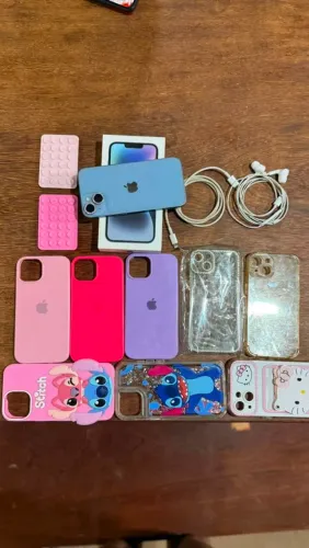 iPhone 14 Azul 128GB Impecável + 8 Capinhas de Brinde!