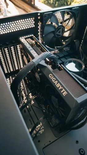 RTX 4070 SUPER Gigabyte Windforce OC 3X Fans