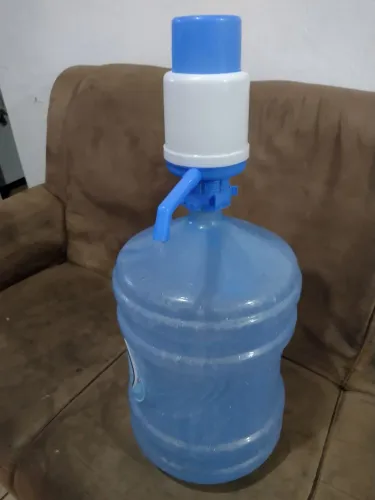 Vendo galã de água com bomba junto