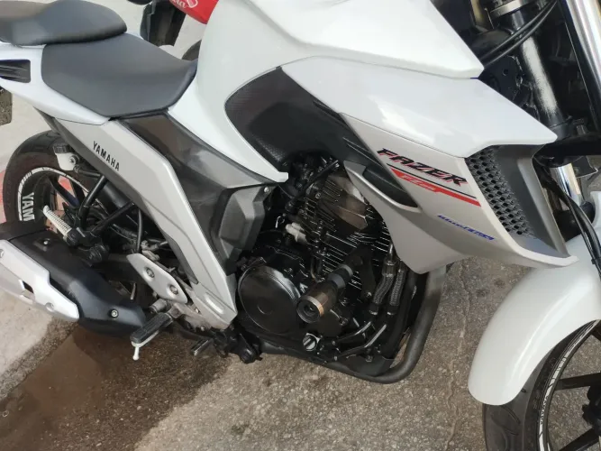 Yamara fz25 2018/19
