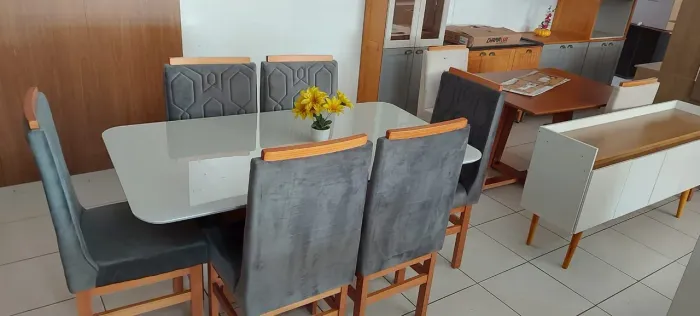 Mesa Canto moeda vidro 6 cadeiras veludo 1.60 mt