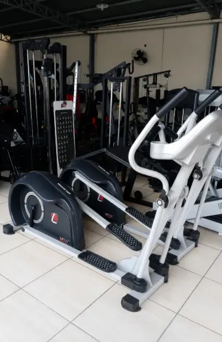 Elíptico Profissional LION Semi Novo | Apenas 2 Unidades | 10x de R$ 390,00 cada