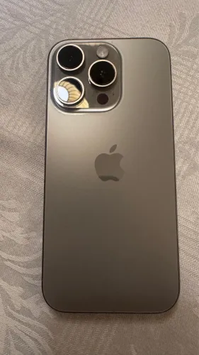 Apple iPhone 16 Pro (128 Gb) - Titânio Natural