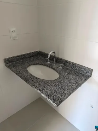 Pia de Banheiro (Granito) com torneiras