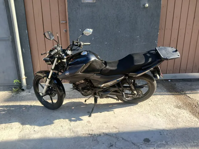 VENDO MOTO IMPECAVEL