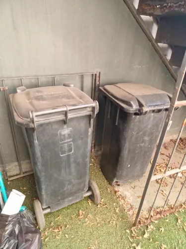 Par de Lixeiras Container Tipo Gari Com Rodas