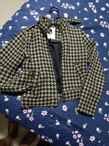 Roupas semi novas veste P e M-- 36 a 40