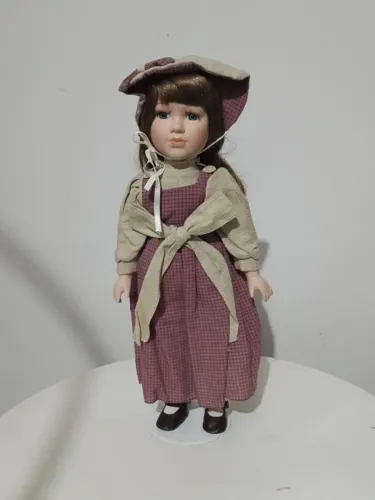 Boneca  porcelana estilo vintage