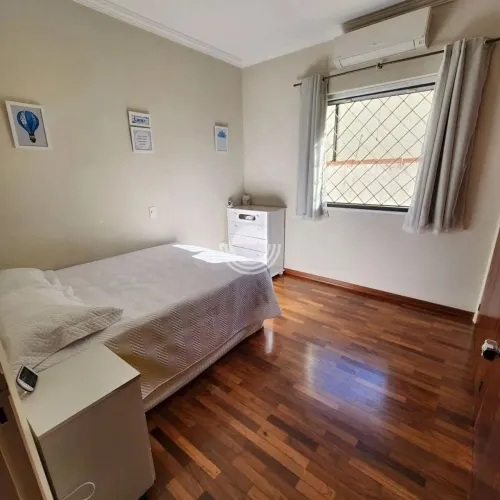 Casa à venda em Campinas, Jardim Guarani, com 5 quartos, com 350 m²