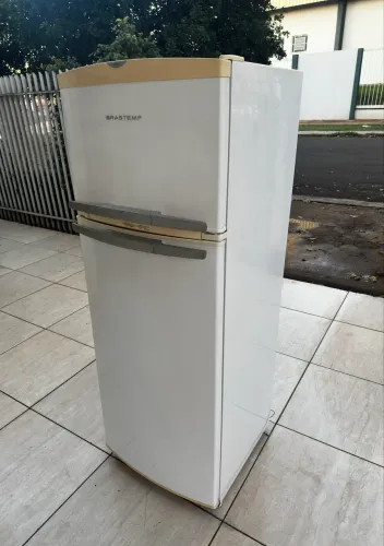 Geladeira frost free de 325 litros (Entrego)