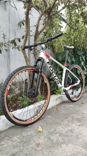 Bike Focus carbono