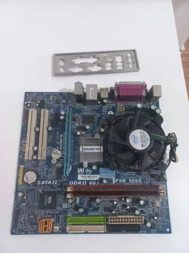 Kit PlacaMãe 775 + Processador Dual Core + 4 GB Memória
