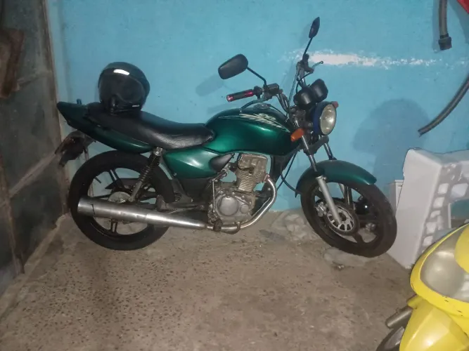 Honda Titan 125 ks 2003 cor verde...