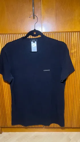 Camiseta Versace preta 