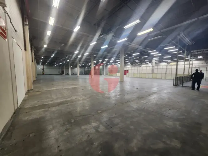 Galpão para locação no condomínio CEV (Centro Empresarial do Vale) com 12 vagas de garagem