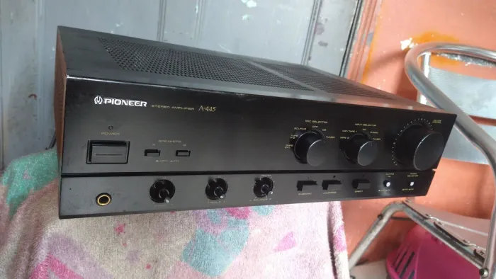 Amplificador de som Pioneer anos 90s