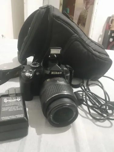 Camera Nikon D3000