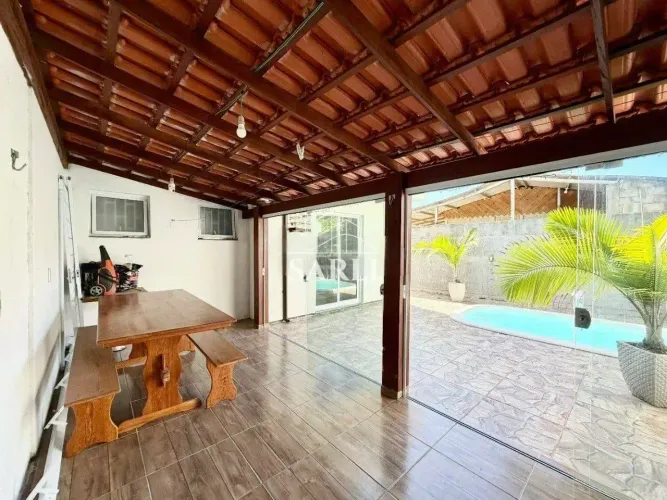 Sobrado mobiliado com 105m² e suíte no bairro Potecas São José