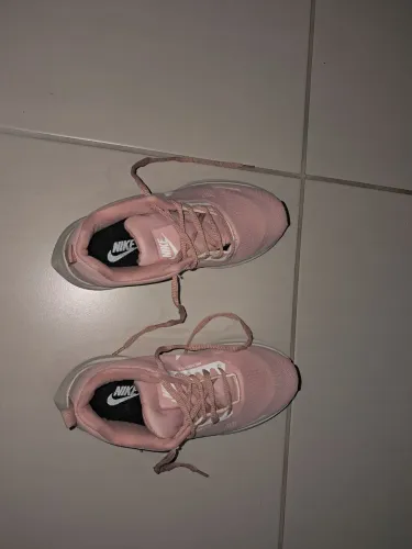 Tênis esportivo feminino 35