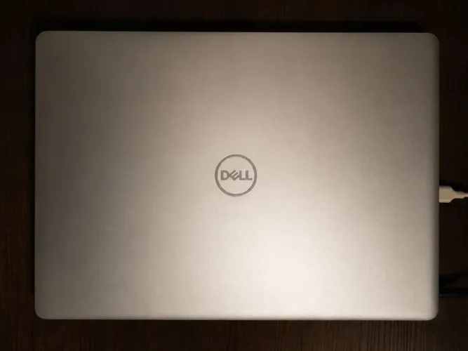 Dell Inspiron Windows 11 i5 8Gen ddr4 + ssd nvme + ssd sata