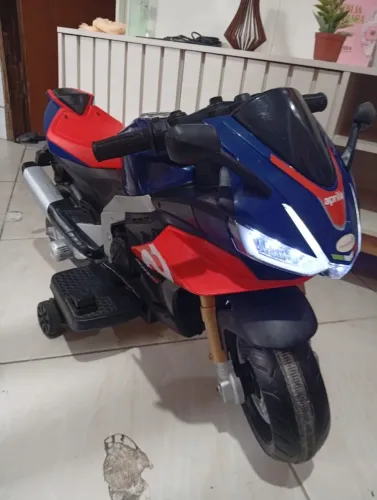 Moto elétrica infantil